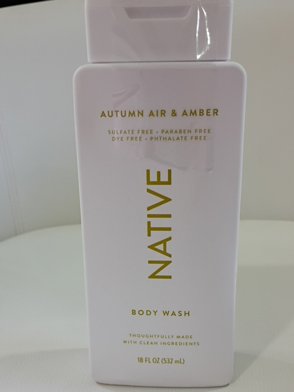 Native Autumn Air & Amber Body Wash - White